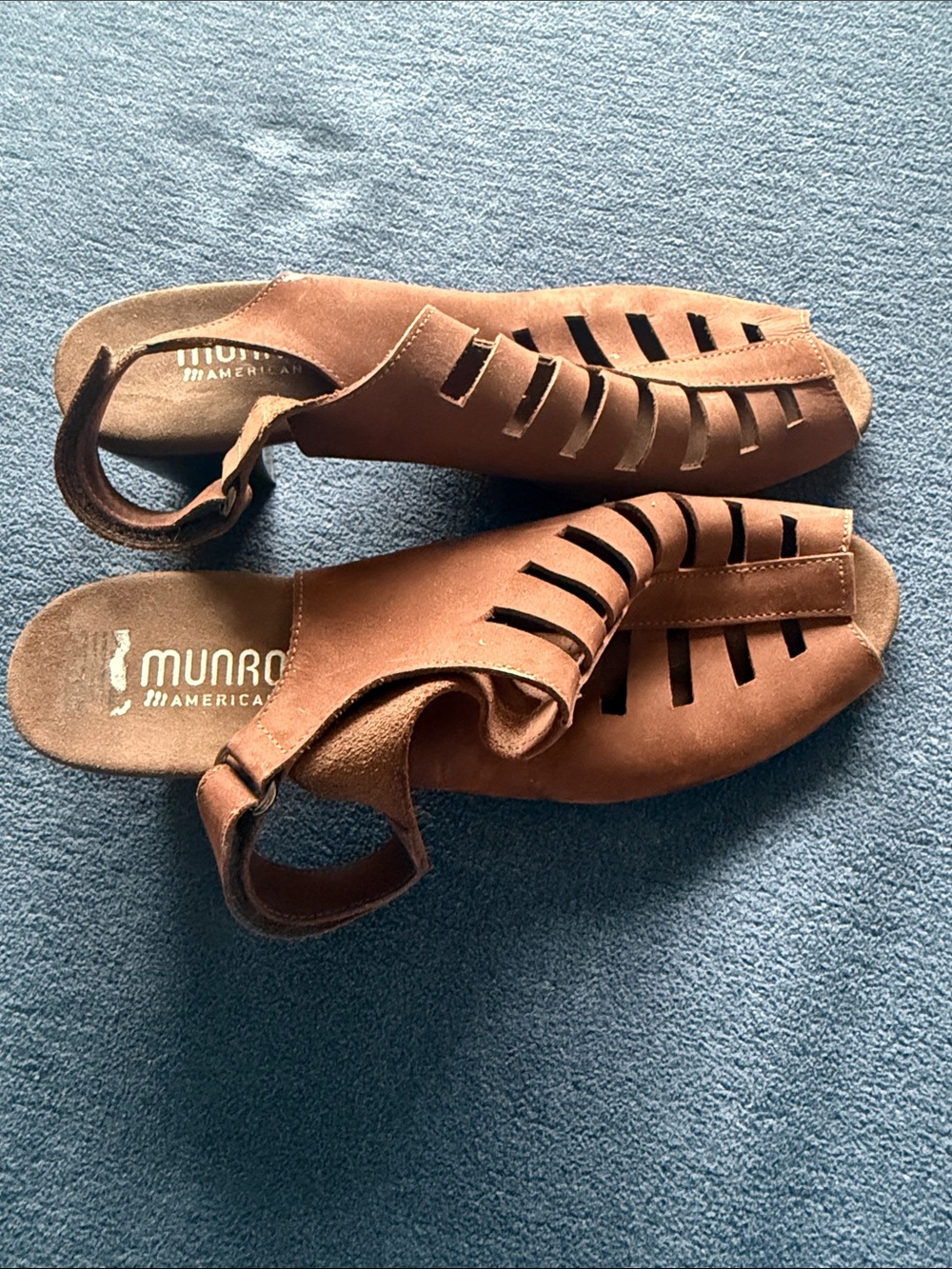 Munro Chestnut Brown Nubuck Slingback Sandals. Size 10 narrow
